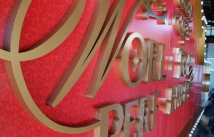 照明看板アップ